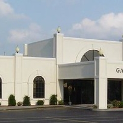 Gaslite Manor Banquets Exterior Day • <a style="font-size:0.8em;" href="http://www.flickr.com/photos/79112635@N06/8477390012/" target="_blank">View on Flickr</a>